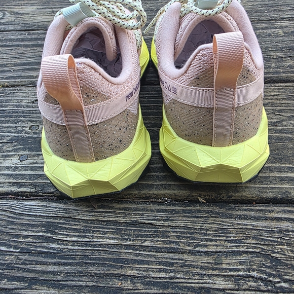 New Balance Tektrel Womens Hiking Sneakers - Picture 8 of 10